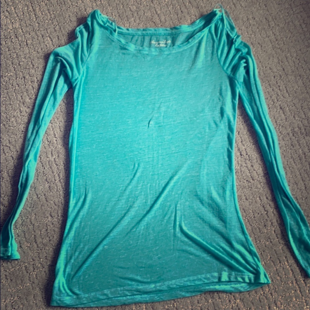 Long-sleeved shirt